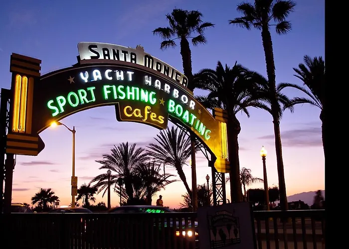Sea & Sky 2 Bed Escape Apt In Santa Monica With Free Parking